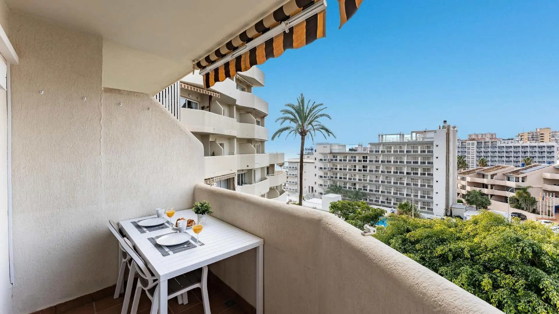 Benalbeach Bliss Seafront Retreat With Balcony Benalmadena 0*,