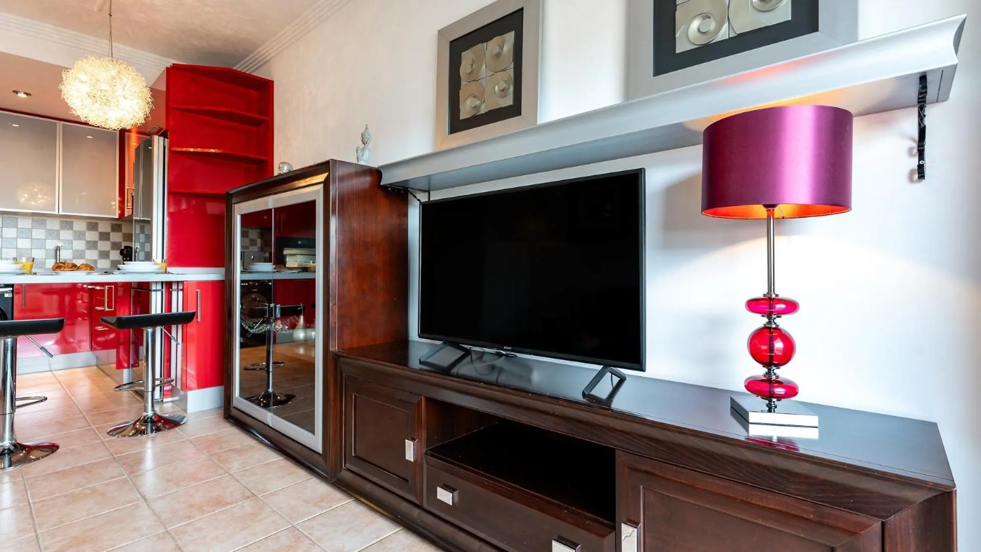 Benalbeach Bliss Seafront Retreat With Balcony 베날마데나코스타 0*,  스페인